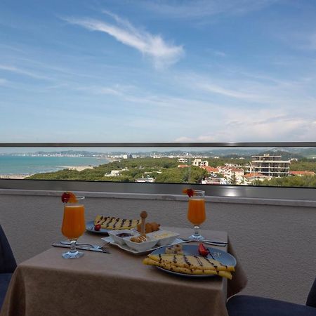 Merar Hotel Голем Екстериор снимка