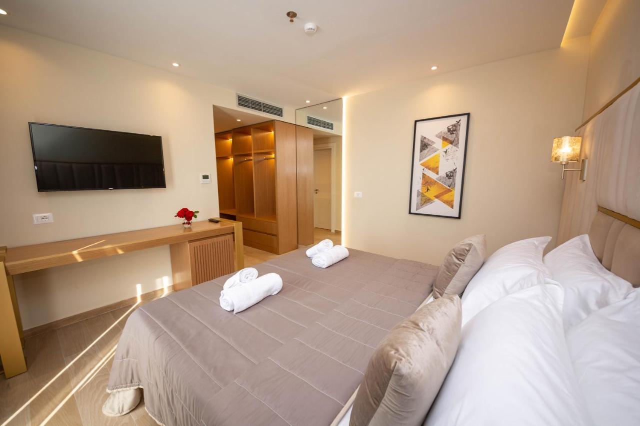 Merar Hotel Голем Екстериор снимка