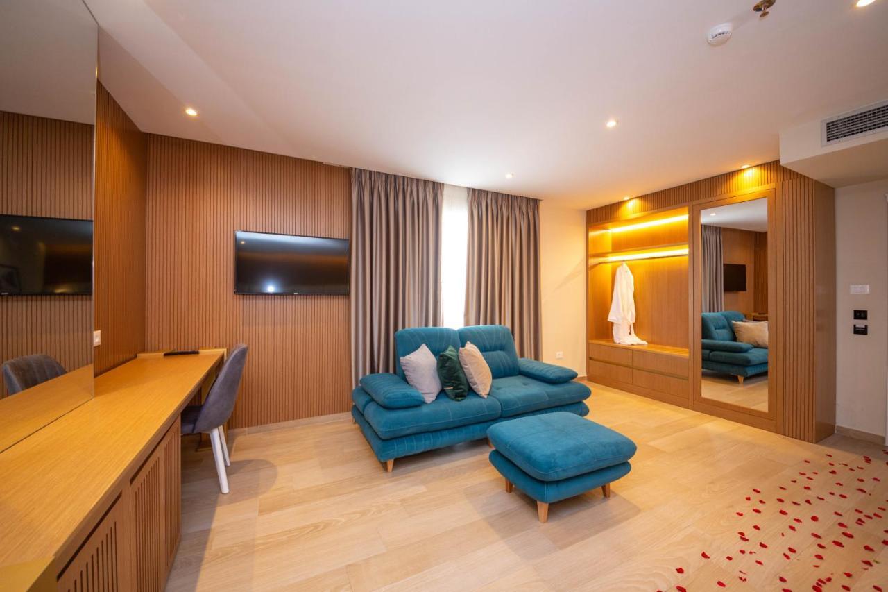Merar Hotel Голем Екстериор снимка