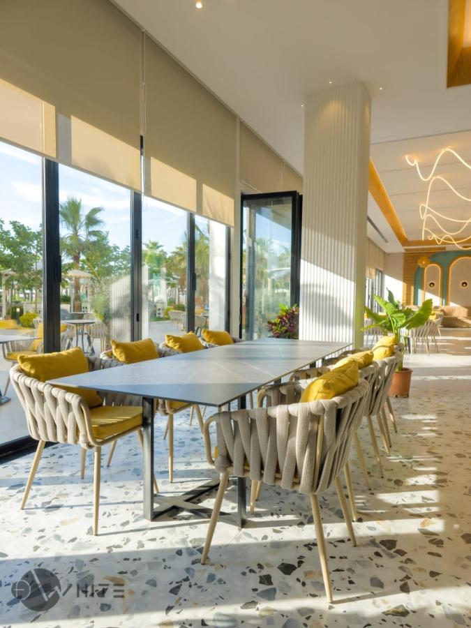 Merar Hotel Голем Екстериор снимка