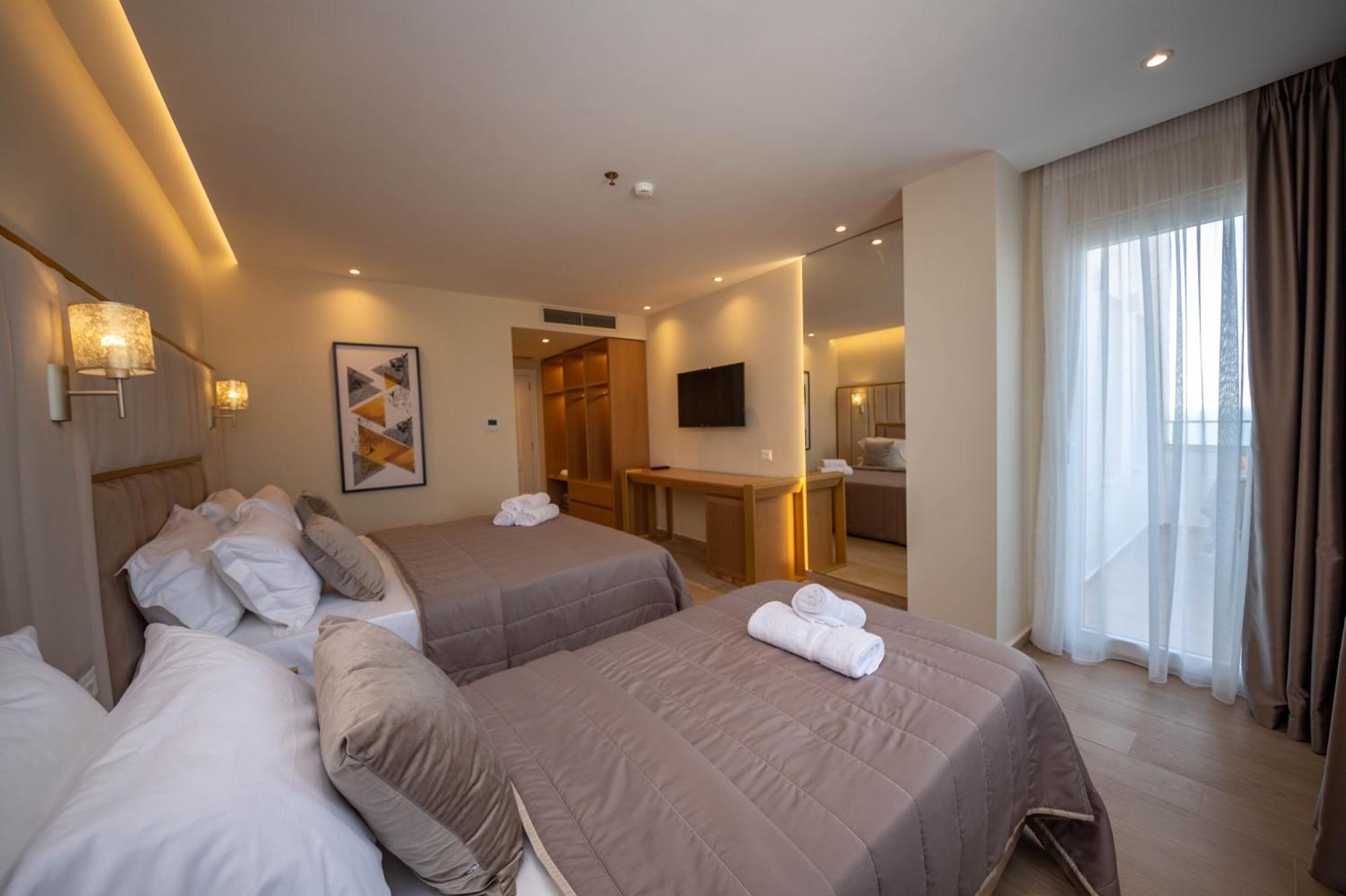 Merar Hotel Голем Стая снимка